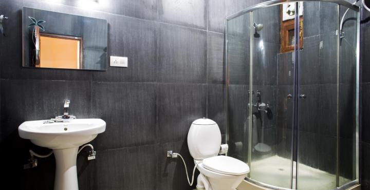 דרמסאלה Hotel Deodar Villa מראה חיצוני תמונה