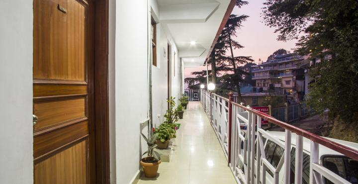 דרמסאלה Hotel Deodar Villa מראה חיצוני תמונה