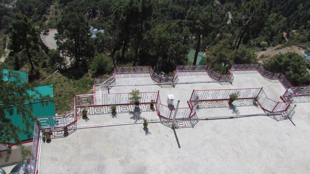 דרמסאלה Hotel Deodar Villa מראה חיצוני תמונה